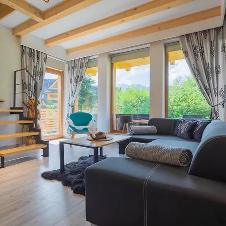 Aparthost Zakopianskie Dağ evi